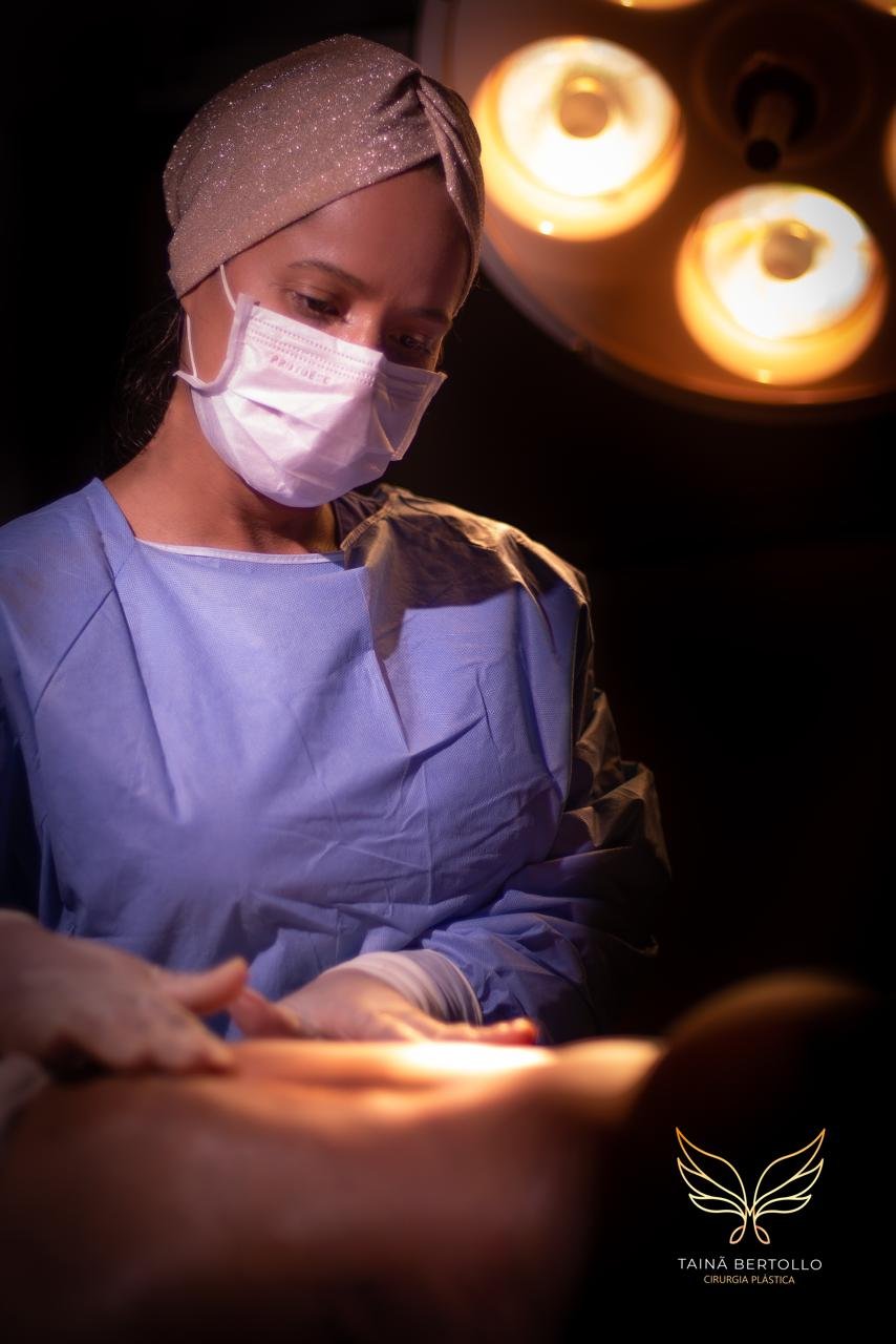 Resultado de cirurgia plástica, registro autorizado pela paciente